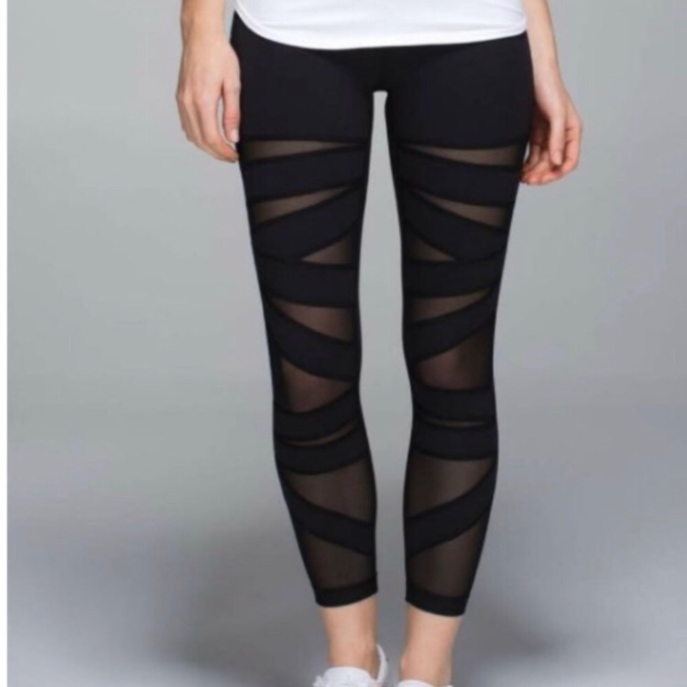 Lulu Lemon Black Mesh athletic wear leggings